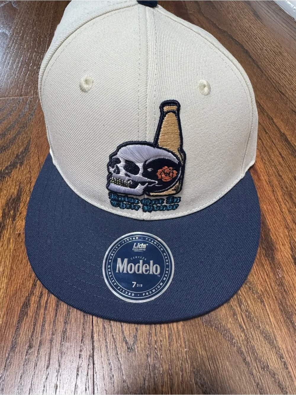 Modelo Branded Two-Tone Skull Patch Snapback Hat - Cream & Navy